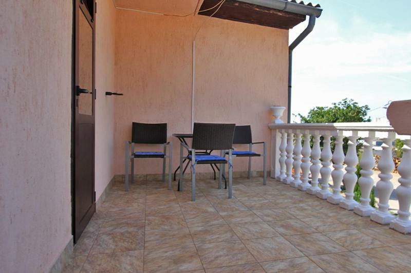 Apartment Miro2 Karlobag
